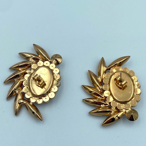 Costume Jewelry-Sparkle Earrings - Picture 3 of 3